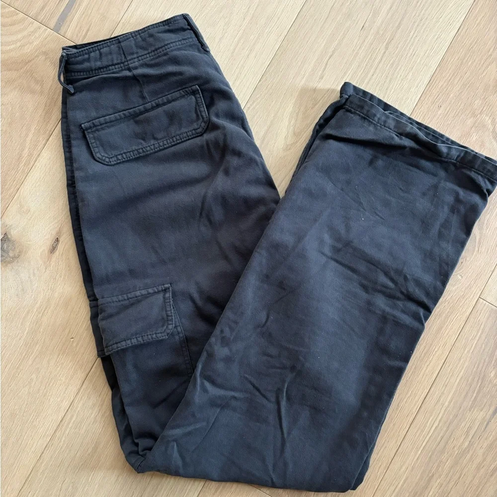 Zara Women’s Dark Gray Cargo Pants - Picture 3 of 3